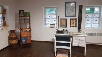 Відновлена садиба Остапа Вишні на Херсонщині: чому не приймає відвідувачів Відновлена садиба Остапа Вишні на Херсонщині: чому не приймає відвідувачів