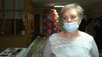 У Рівному студенти приготували дівчатам канапку-велетня У Рівному студенти приготували дівчатам канапку-велетня