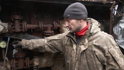Гріються біля плити: у Черкасах три тижні люди живуть у будинку без опалення Гріються біля плити: у Черкасах три тижні люди живуть у будинку без опалення