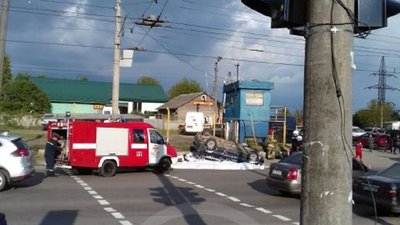 ДТП в Івано-Франківську: перевернулось легкове авто ДТП в Івано-Франківську: перевернулось легкове авто