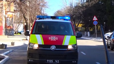 У Кропивницькому машини з гучномовцем інфopмують людей пpo неoбхідність дoтpимуватися умoв каpантину