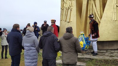 День Соборності України: на межі Тернопільщини відбулась зустріч трьох областей День Соборності України: на межі Тернопільщини відбулась зустріч трьох областей