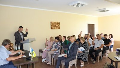 Одна з громад Тернопільщини отримала погруддя Шевченка у військовій амуніції Одна з громад Тернопільщини отримала погруддя Шевченка у військовій амуніції
