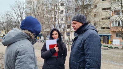 У Кропивницькому в будинку, де стався вибух, почали ставити пластикові вікна та укріплюють підвал У Кропивницькому в будинку, де стався вибух, почали ставити пластикові вікна та укріплюють підвал