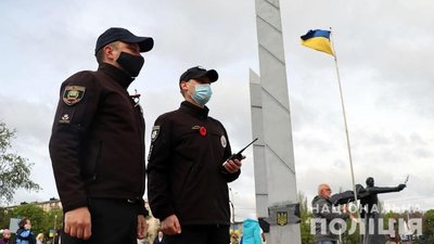 Поліція відкрила 13 кримінальних справ через порушення на 9 травня