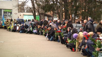 На Житомирщині попрощалися з загиблими в боях військовослужбовцями На Житомирщині попрощалися з загиблими в боях військовослужбовцями
