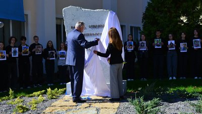 На Тернопільщині, відкрили пам’ятний знак, закатованим, загиблим за Україну