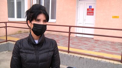 У Бердичеві на Житомирщині під лікування хворих на COVID перепрофілювали три відділення лікарні У Бердичеві на Житомирщині під лікування хворих на COVID перепрофілювали три відділення лікарні
