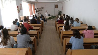 Як в Івано-Франківську проходять заняття для майбутніх батьків Як в Івано-Франківську проходять заняття для майбутніх батьків