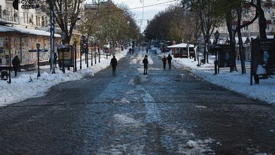 Засніжена Одеса після негоди 27 листопада 2023 року