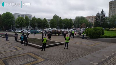Торговці з центрального ринку Рівного вимагають дозволу відновити роботу Торговці з центрального ринку Рівного вимагають дозволу відновити роботу