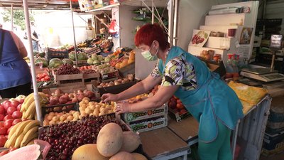 Стихійна торгівля у Рівному: чому люди з вулиці не хочуть йти на ринок Стихійна торгівля у Рівному: чому люди з вулиці не хочуть йти на ринок