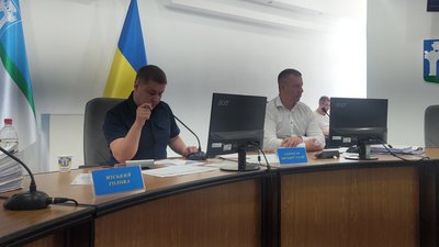 Рівнерада заборонила “політичні питання, які сіють розбрат” на період воєнного стану