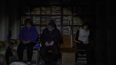 Чернігівці у пошуках безпеки сплять серед історій хвороб і архіву документів лікарні