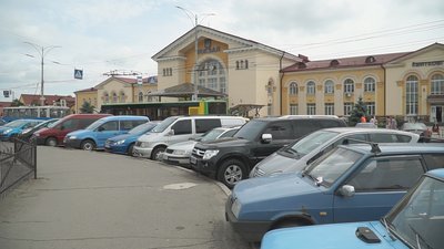 20 гривень за годину. У Вінниці хочуть зробити платні парковки 20 гривень за годину. У Вінниці хочуть зробити платні парковки