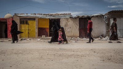 "У тилу" ІДІЛ: як Україна повертає дружин та дітей бойовиків із сирійських таборів "У тилу" ІДІЛ: як Україна повертає дружин та дітей бойовиків із сирійських таборів