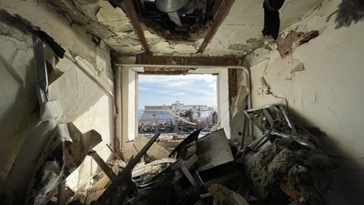 Два роки з влучання у Палац праці у Харкові: як відновлюються поранені аптекарки Два роки з влучання у Палац праці у Харкові: як відновлюються поранені аптекарки