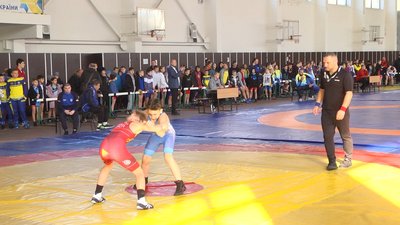 У Хмельницькому відбувається всеукраїнський турнір з вільної боротьби