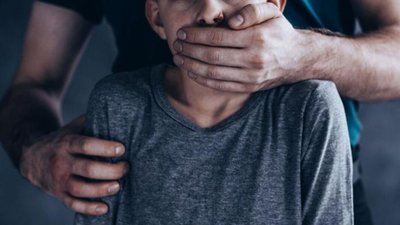 Понад 13 років в’язниці: на Хмельниччині винесли вирок за зґвалтування неповнолітнього