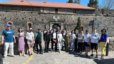 В Ужгороді провели благодійну екскурсію для поранених та ветеранів В Ужгороді провели благодійну екскурсію для поранених та ветеранів