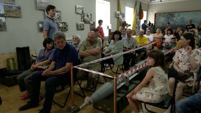 "Рашизм = фашизм": у Чернігові відкрили виставку присвячену війні з Росією "Рашизм = фашизм": у Чернігові відкрили виставку присвячену війні з Росією