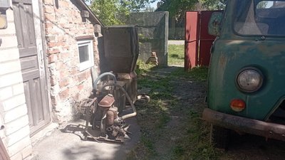 Житель Кривого Рогу облаштував будинок пристроями, які переробляють енергію сонця та вітру в електрику Житель Кривого Рогу облаштував будинок пристроями, які переробляють енергію сонця та вітру в електрику