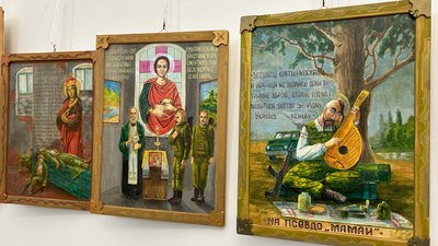 "Частина намолених ікон зі Сходу": у Дубенському замку на Рівненщині відкрили виставку робіт священника "Частина намолених ікон зі Сходу": у Дубенському замку на Рівненщині відкрили виставку робіт священника