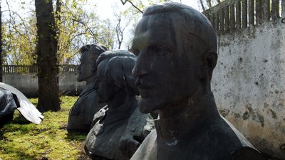 Демонтаж пам’ятника Пушкіну у Чернігові: думки влади та істориків Демонтаж пам’ятника Пушкіну у Чернігові: думки влади та істориків