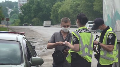 Тернопільські патрульні почали фіксувати швидкість за допомогою TruCam у місті — репортаж Тернопільські патрульні почали фіксувати швидкість за допомогою TruCam у місті — репортаж