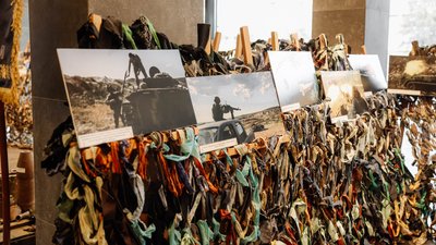 "Портал у війну".У Чернівцях представили трофеї 10 окремої гірсько-штурмової бригади "Портал у війну".У Чернівцях представили трофеї 10 окремої гірсько-штурмової бригади