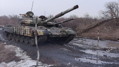 У снігу та багнюці. На Луганщині українські танкісти вдосконалювали свої навички У снігу та багнюці. На Луганщині українські танкісти вдосконалювали свої навички
