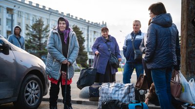 “Коли квартиру рознесло, вирішили поїхати”. Дніпровські волонтери евакуювали з Донеччини 30 людей “Коли квартиру рознесло, вирішили поїхати”. Дніпровські волонтери евакуювали з Донеччини 30 людей