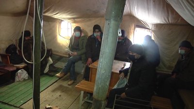 До 30 людей одночасно можуть перебувати у наметі: як у Херсоні працюють пункти обігріву До 30 людей одночасно можуть перебувати у наметі: як у Херсоні працюють пункти обігріву