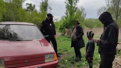 Вагітну жінку, в доньки якої виявили COVID-19, знайшли - поліція
