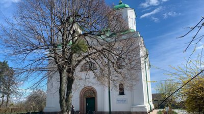 Великодня служба не українською: як за найстаріший собор Черкащини борються дві єпархії Великодня служба не українською: як за найстаріший собор Черкащини борються дві єпархії