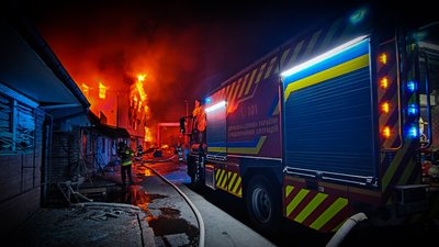 У Миколаєві внаслідок російської атаки поранені люди, загинула жінка У Миколаєві внаслідок російської атаки поранені люди, загинула жінка