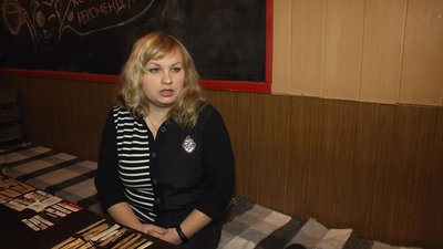 Житомирянка Тетяна Ріхтер колекціонує цукор в стіках – назбирала майже півкілограма