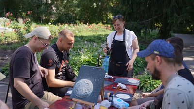 Захисники створюють картину