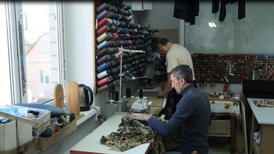 В ательє на Вінниччині шиють білизну та спортивні костюми-трансформери для поранених військових