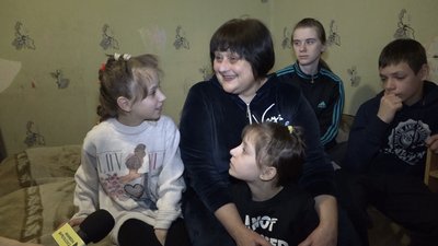 Додому вже не повернемося: багатодітна сім’я переселенців з Херсонщини вирішила лишитися в Житомирі Додому вже не повернемося: багатодітна сім’я переселенців з Херсонщини вирішила лишитися в Житомирі