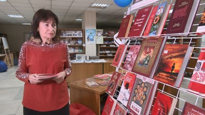 "Червоний – це боротьба і кохання": у черкаській бібліотеці влаштовують "кольорові читання"