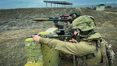 Спецпризначенці провели навчання зі стрільби на одеських полігонах Спецпризначенці провели навчання зі стрільби на одеських полігонах