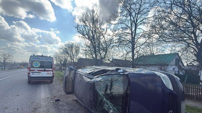 Перекинуте авто внаслідок ДТП