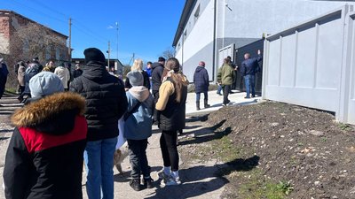 Мешканці села Велика Горожанна стукають у ворота підприємства Мешканці села Велика Горожанна стукають у ворота підприємства