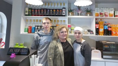 підприємиця, грант, кав'ярня, гроші підприємиця, грант, кав'ярня, гроші