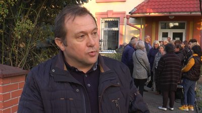 Через відсутність директора колектив ліцею на Франківщині місяць працював без зарплати Через відсутність директора колектив ліцею на Франківщині місяць працював без зарплати