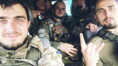 Добровольці на війні