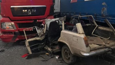 Четверо осіб загинули на Прикарпатті в автокатастрофі Четверо осіб загинули на Прикарпатті в автокатастрофі