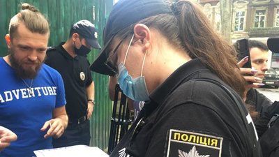 Мешканці Одеси вийшли на акцію протесту через знищення друкарні Фесенка Мешканці Одеси вийшли на акцію протесту через знищення друкарні Фесенка