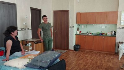 "Тепер спимо спокійно": як живуть переселенці у місті Первомайський на Харківщині "Тепер спимо спокійно": як живуть переселенці у місті Первомайський на Харківщині